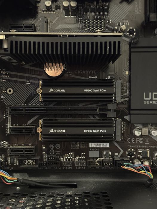 Работна станция: i9-10900KF | 64GB RAM | 1.5TB NVMe | Водно охлаждане