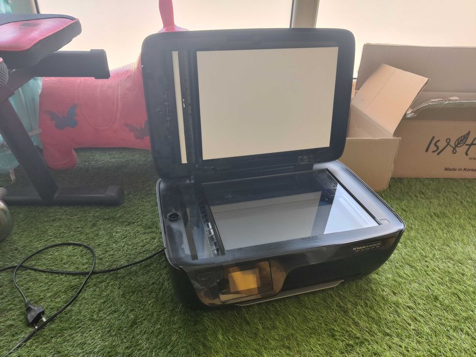Imprimanta si scanner HP deskjet 3835