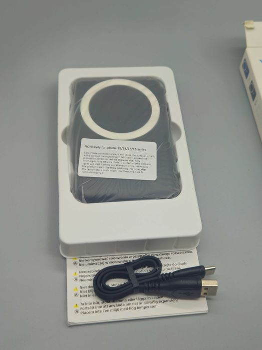 Yiisonger power bank специално за iPhone 12 13 14 15