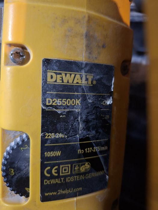 Продам перфоратор DeWALT