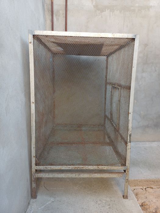 Темир кафас сотилади