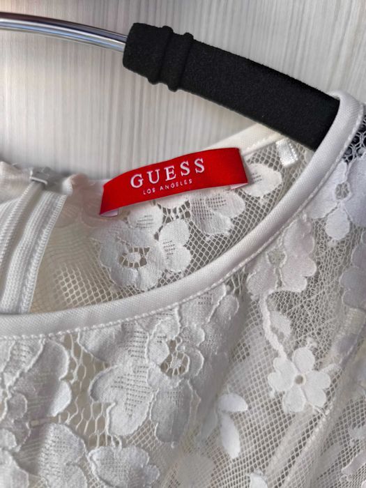 Рокля GUESS, размер XS, гр. обиколка 80см, от мишница до долу 60см.