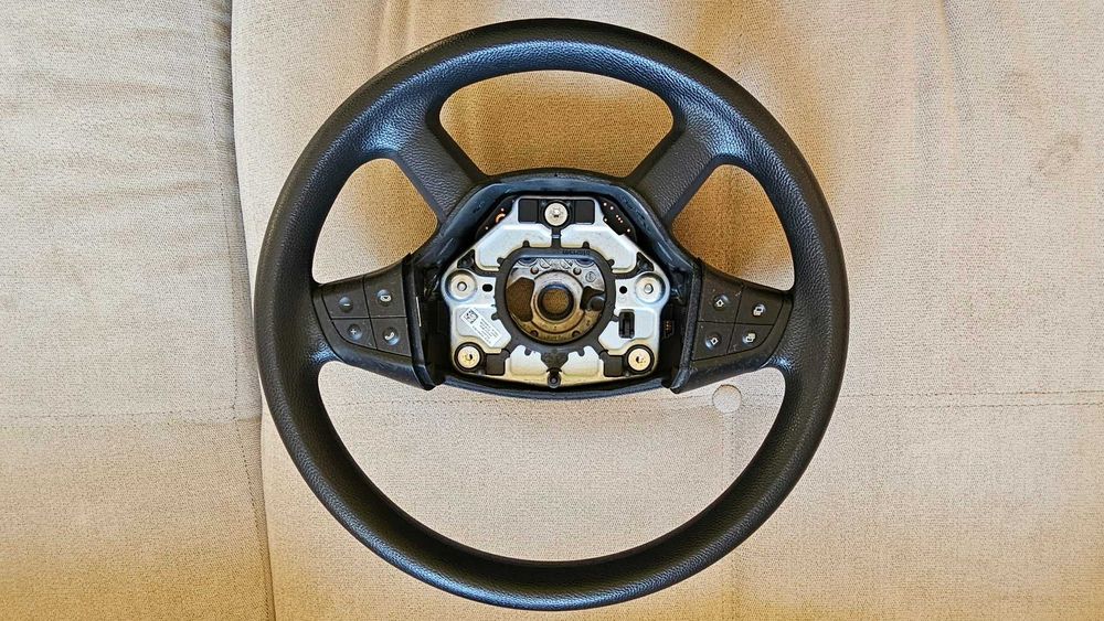 Volan in 4 spite cu comenzi 1644604003 Mercedes Benz B-Class W245