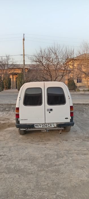 Форд ескорд ван.