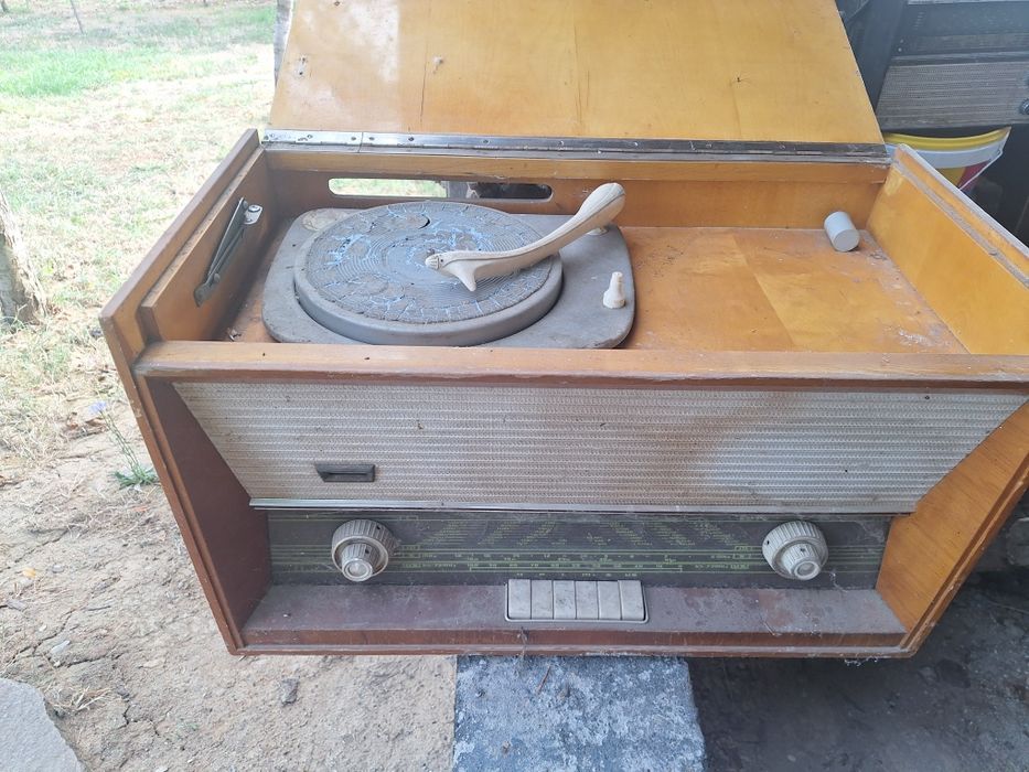 Vand radio vechi