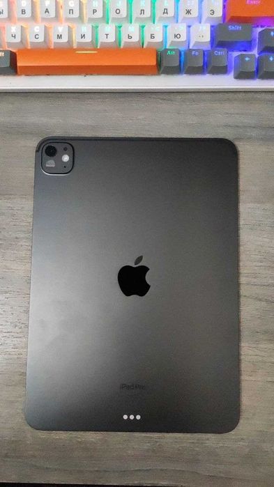 Ipad 11 pro M4 black