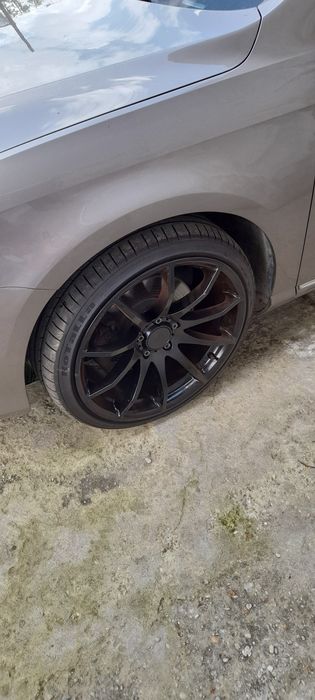 Vând jante aluminiu R19