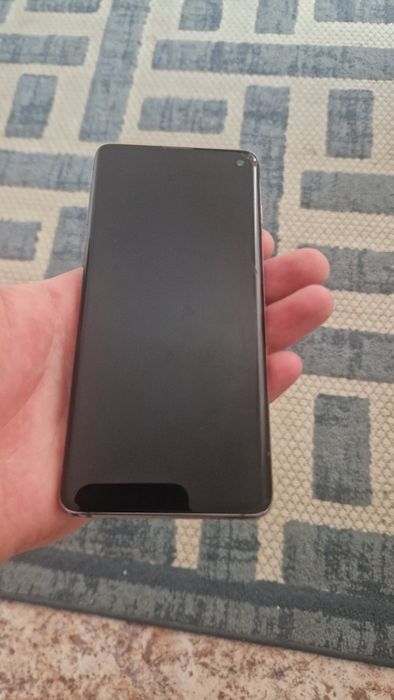 Продам Samsung S10