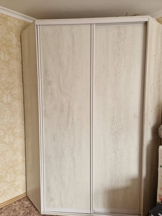 Продам угловой шкаф