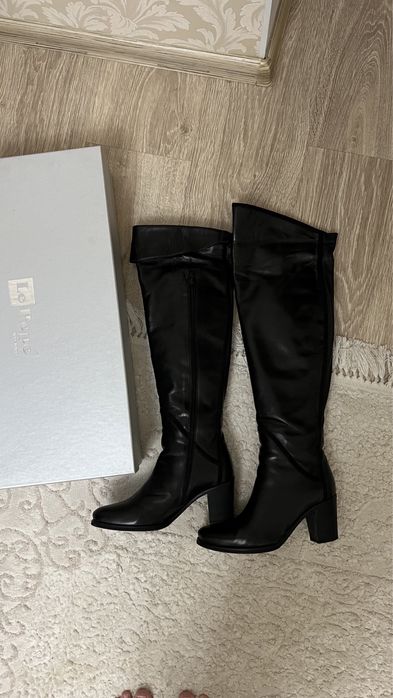 Продам Женские Сапоги