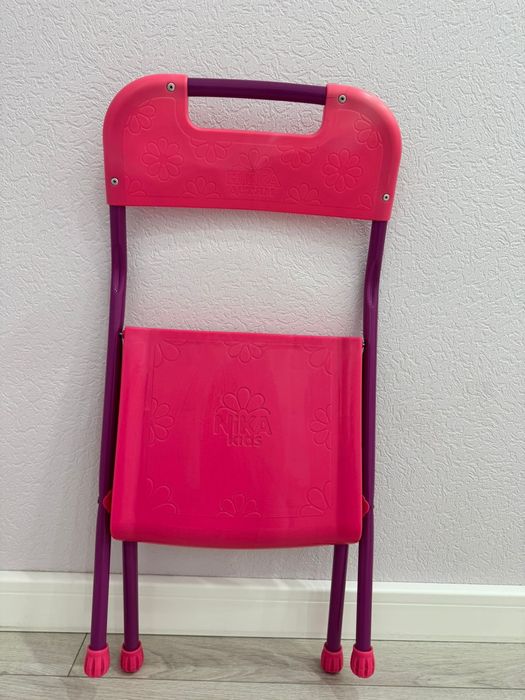 Продам детский стол.