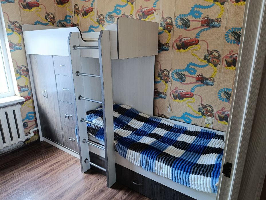 Двухъярусная детская кровать