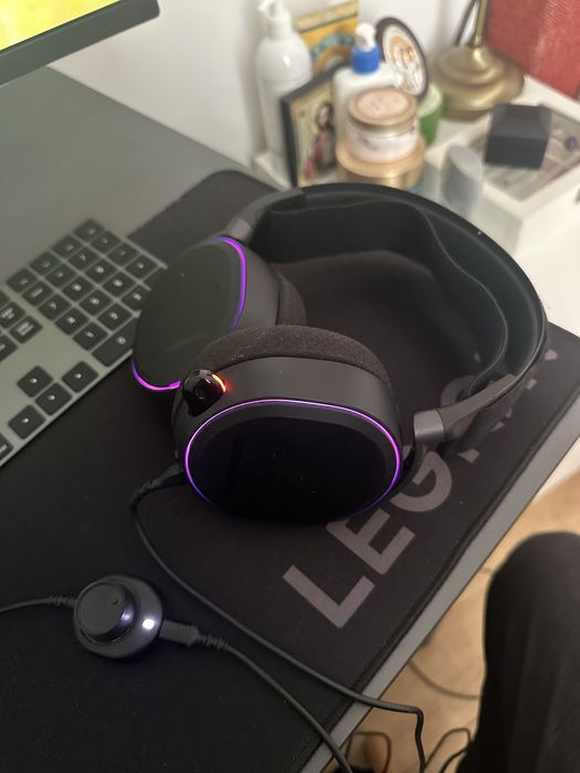 Casti Gaming Steelseries Arctis Pro ca noi