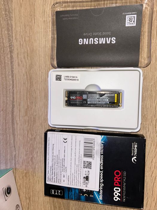 Продавам  SSD 990 PRO