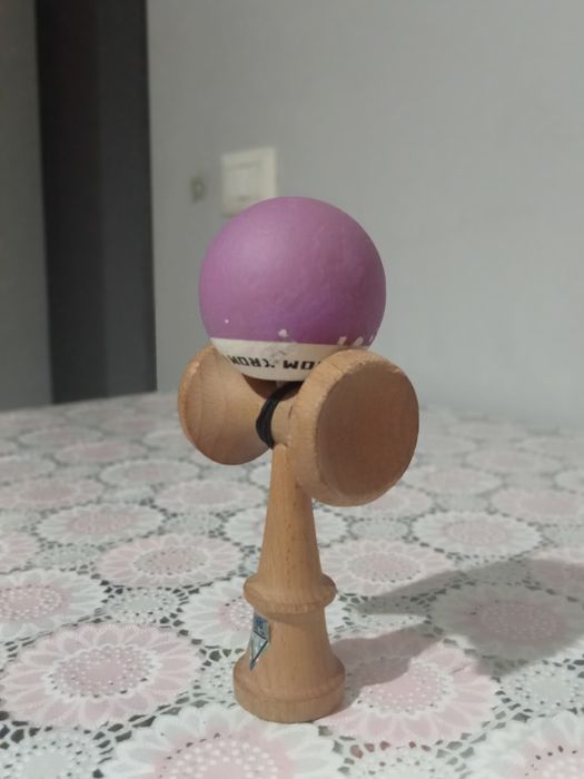 Vând Kendama Krom Pop Mov