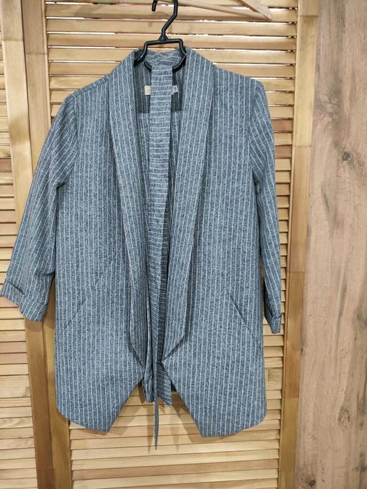 Продам деловой костюм двойка