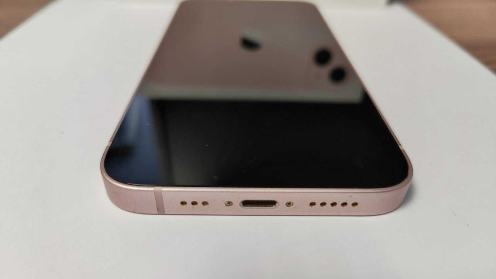 iPhone 13 128GB - страхотен