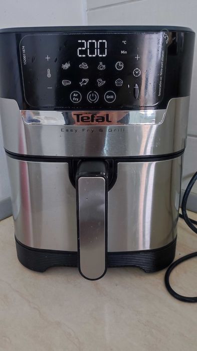 Fripteuse Tefal 4,6 l foarte utila .