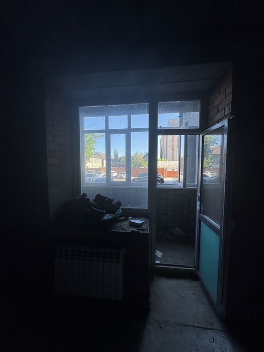 Пластиковая дверь с окном