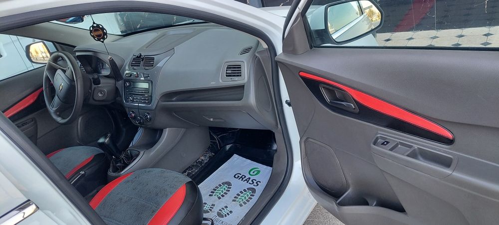 Kobalt avtomashinasi sotiladi