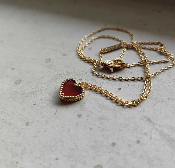 Златно дамско колие със сърце от червен карнелин - Van Cleef & Arpels