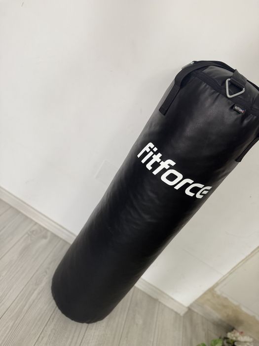 Sac de box cu suport de prins si cu lant