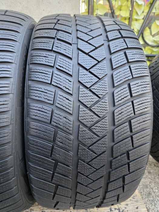 Vand  patru anvelope de iarna pirelli/ verdesrein  255 40 18 dot 2724