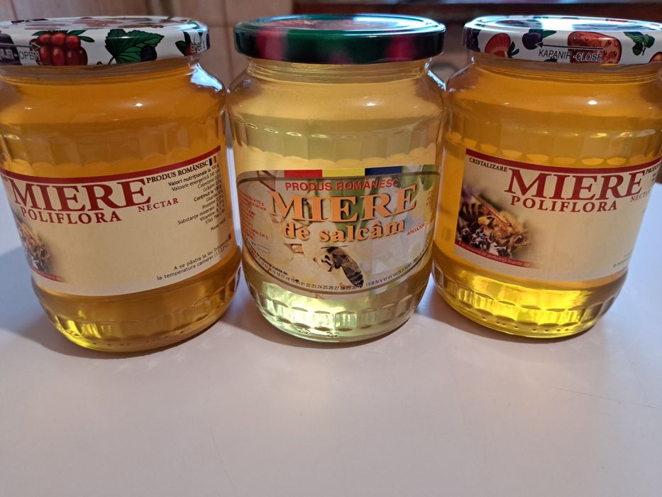 Miere, rapita și salcam angro