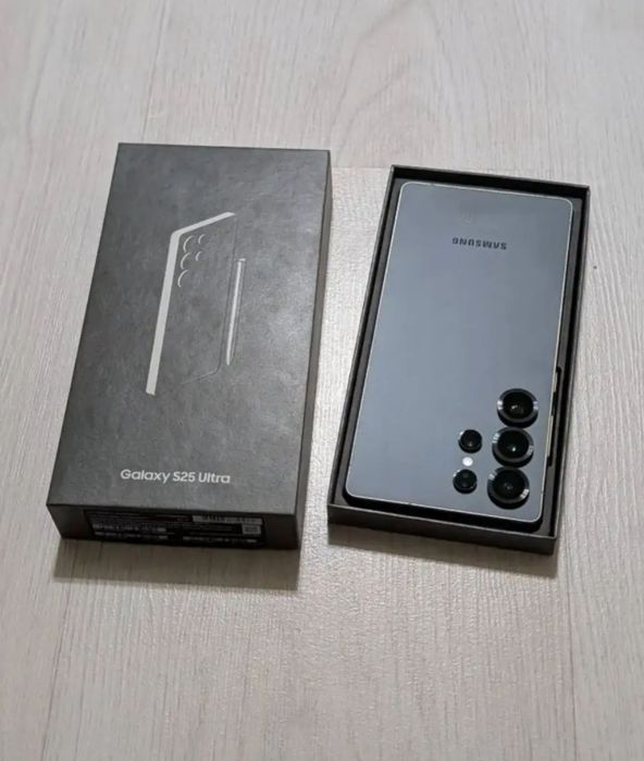 Samsung S25 ULTRA 256GB.