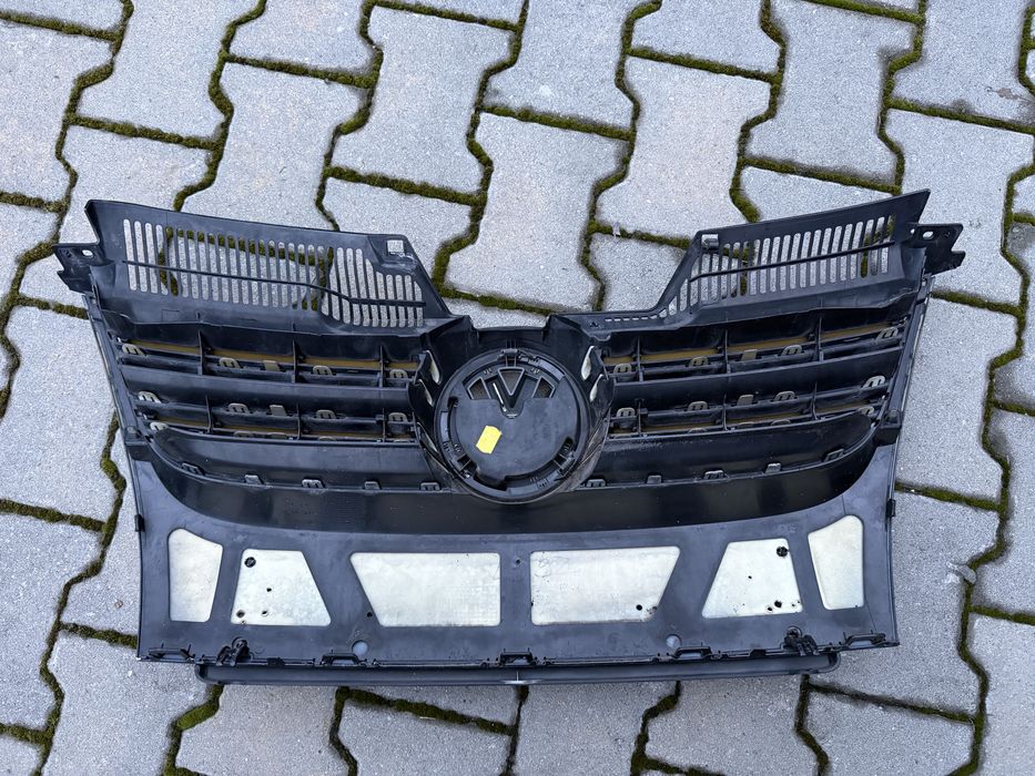 ОТЛИЧНА ОРИГИНАЛНА Решетка / Маска / С Емблема Комплект за -Vw Golf 5-