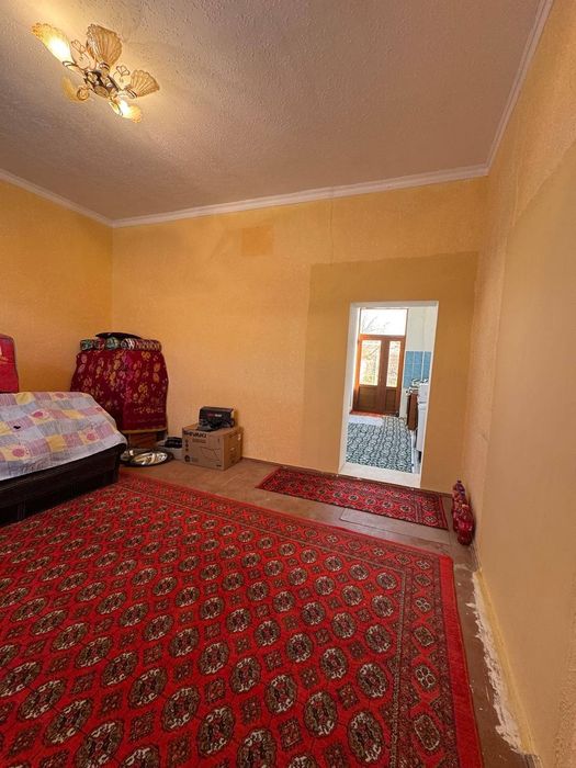 Hovli sotiladi srochno