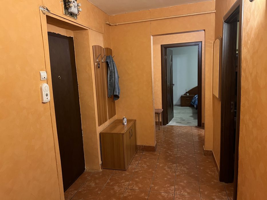INCHIRIEZ APARTAMENT Calea Bucuresti (In spate la Institut)