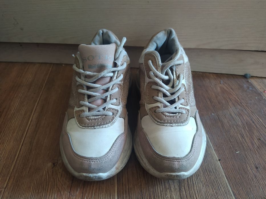 Кроссовки на девочку