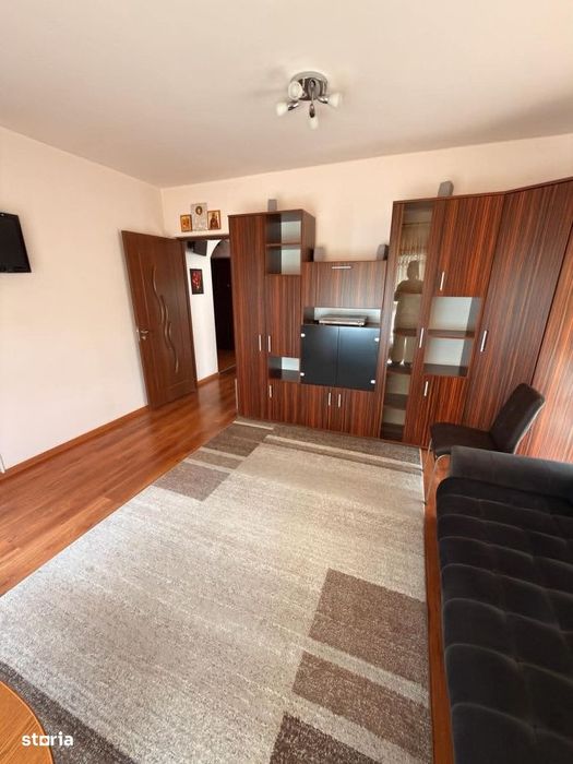 Apartament 2 camere zona TRACTORUL