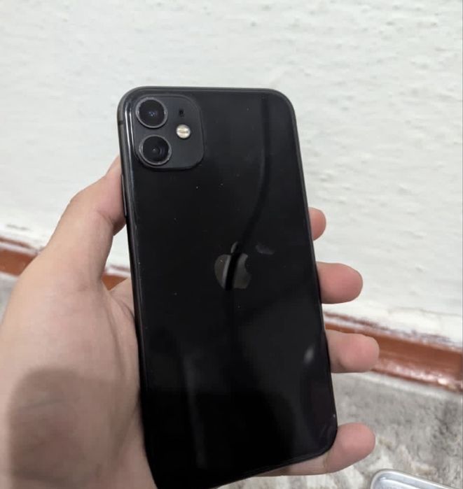 Айфон 11 срочно продам