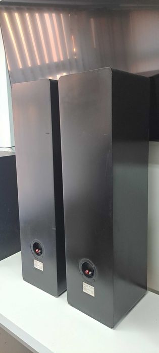 BOXE Hi End I.Q 4180 AT coloane standfloor 3 1/2 cai