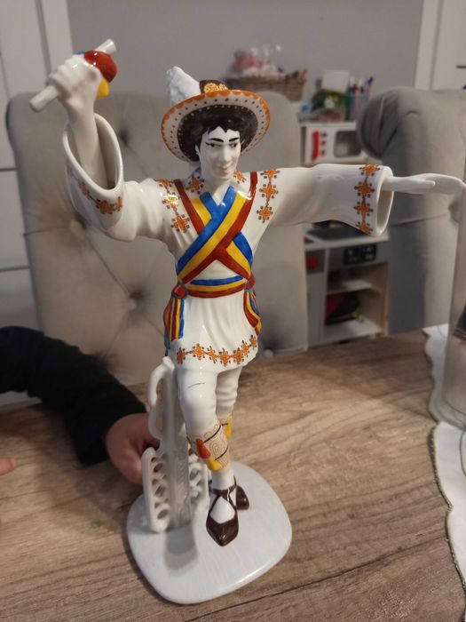Bibelou din porțelan.calusar