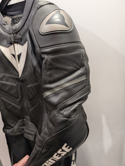 Combinezon Costum moto piele Dainese Avro D1, marime: 48