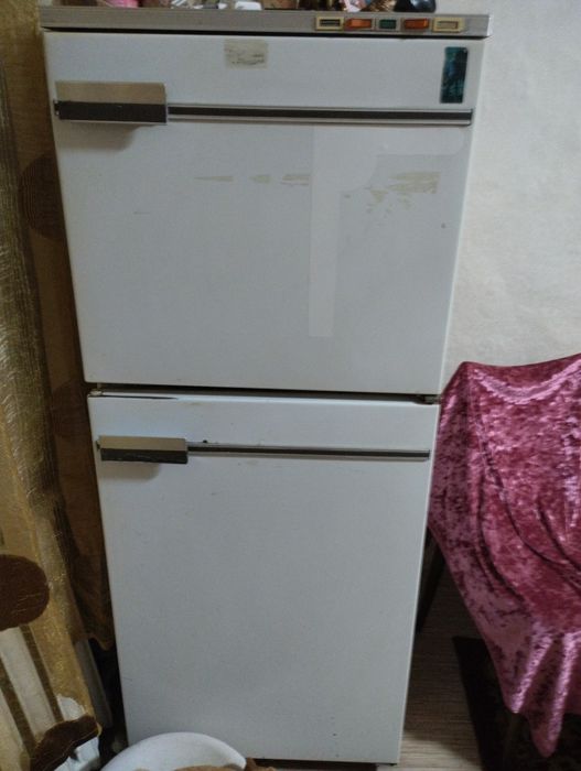 Продам холодильник не работает