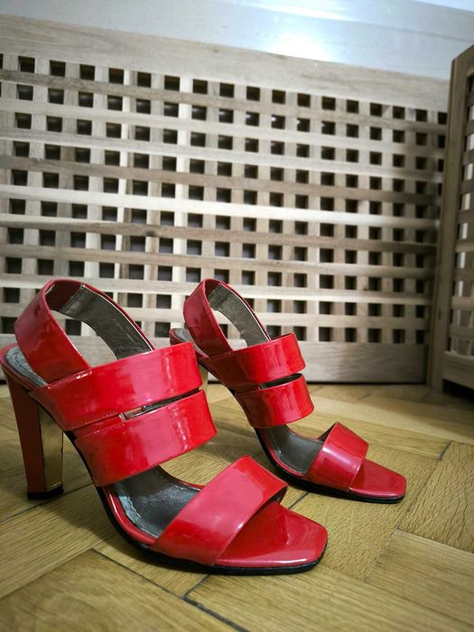 DIANE VON FURSTENBERG designer brand sandale lac 37 stare excelentă!