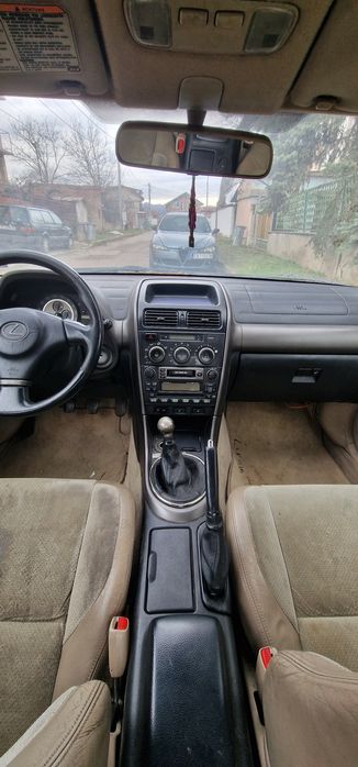 Lexus IS200 на части
