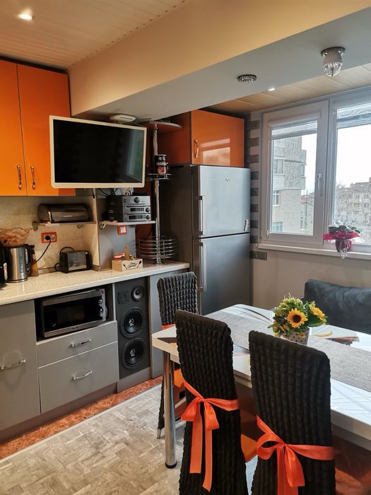 Дава се под наем Двустаен апартамент в Русе, Дружба 3 - 70 кв.м за 359.04 € - Снимка #1