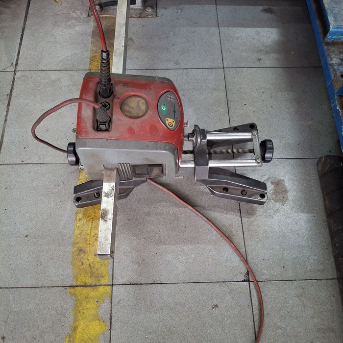 Стенд за регулиране сходимоста на автомобили