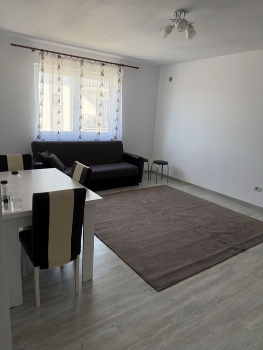 Inchiriez apartament