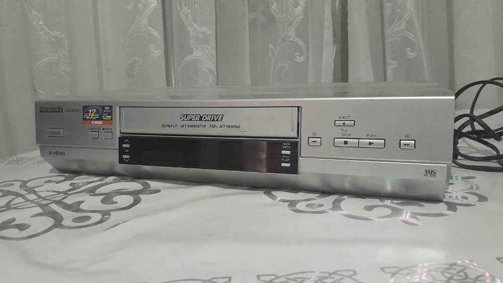Видеомагнитофон Panasonic