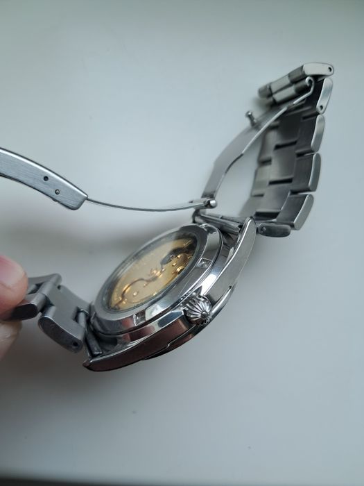 Саат сатылды Продаеться