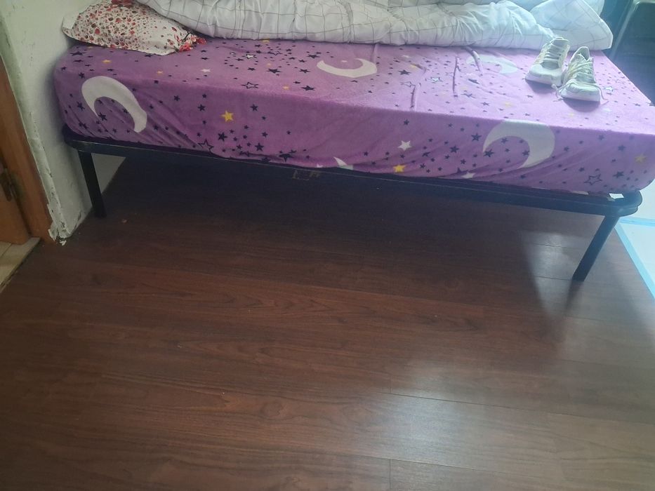 Vând pat de 2 persoane