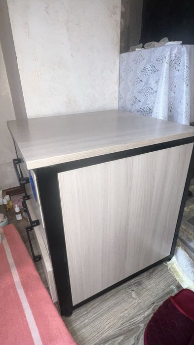 шкафчик с полочкой срочно продам