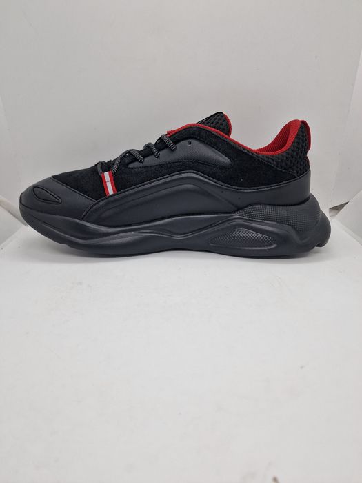 Hugo Leon Runn nr. 41,45 lucrați 1/2 nr  mai mic