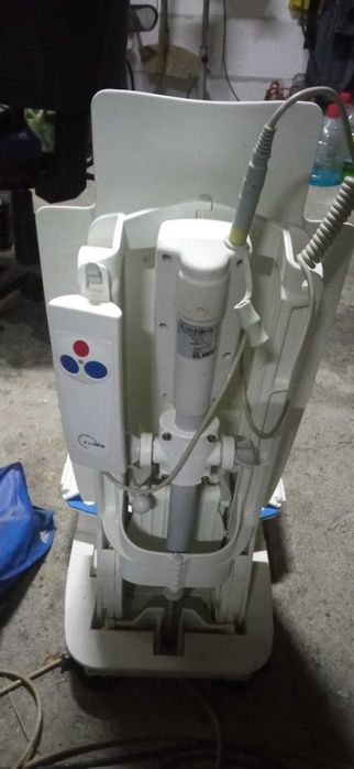 Lift pentru baie (persoane cu dizabilitati)